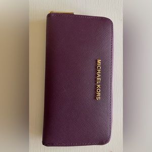 Michael Kors Full Zip Wallet. New Without Tags.